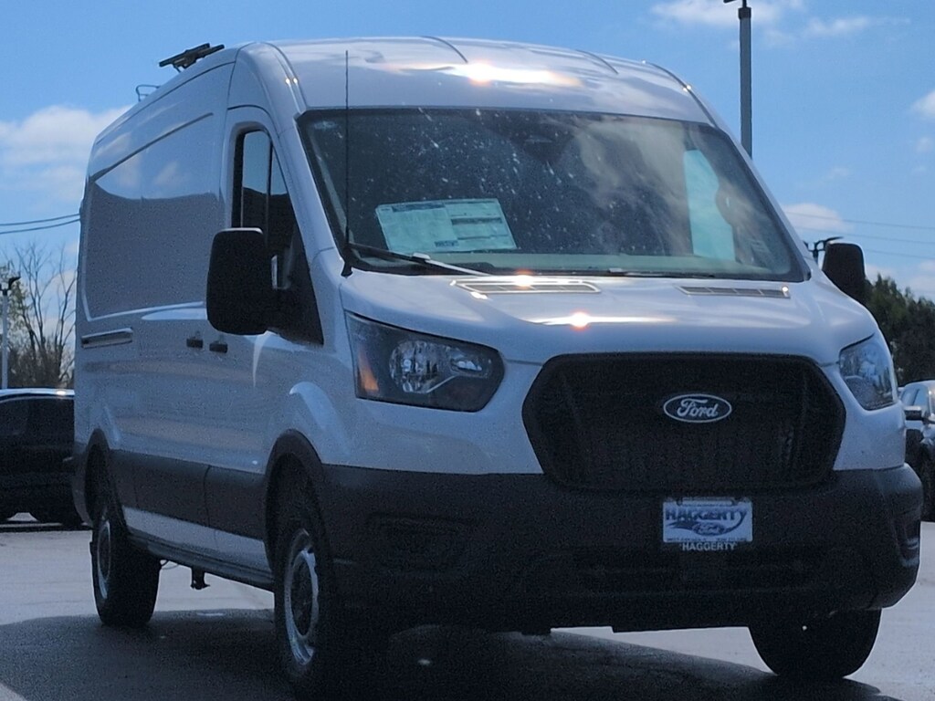 New 2026 Ford Transit T-250 148 Med Rf 9150 GVWR RWD T-250 148 Med Rf 9150 GVWR RWD