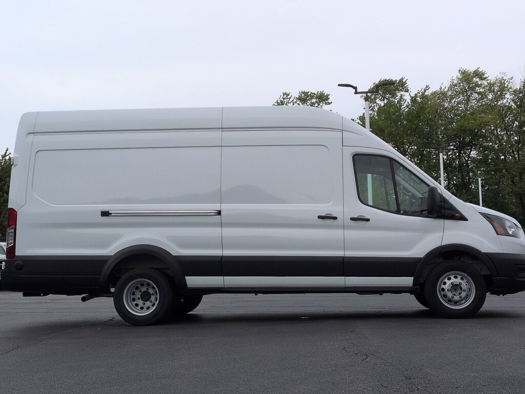 New 2026 Ford Transit T-350 HD 148 EL Hi Rf 9950 GVWR DRW RWD T-350 HD 148 EL Hi Rf 9950 GVWR DRW RWD