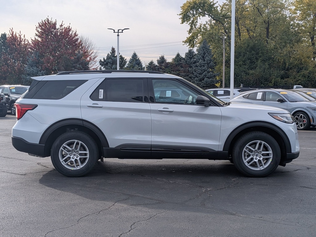 New 2026 Ford Explorer Active 4WD Active 4WD