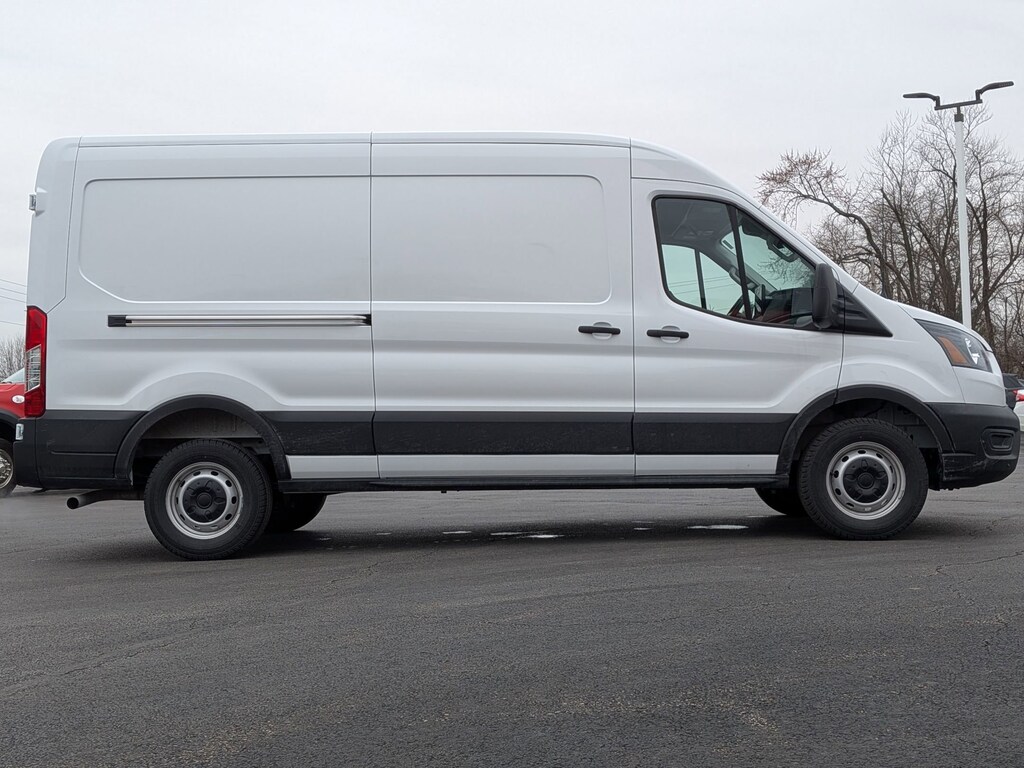 New 2026 Ford Transit T-250 148 Med Rf 9150 GVWR RWD T-250 148 Med Rf 9150 GVWR RWD