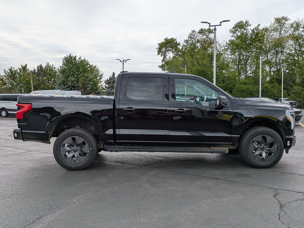 New 2025 Ford F-150 Lightning Flash 4WD SuperCrew 5.5 Box Flash 4WD SuperCrew 5.5 Box