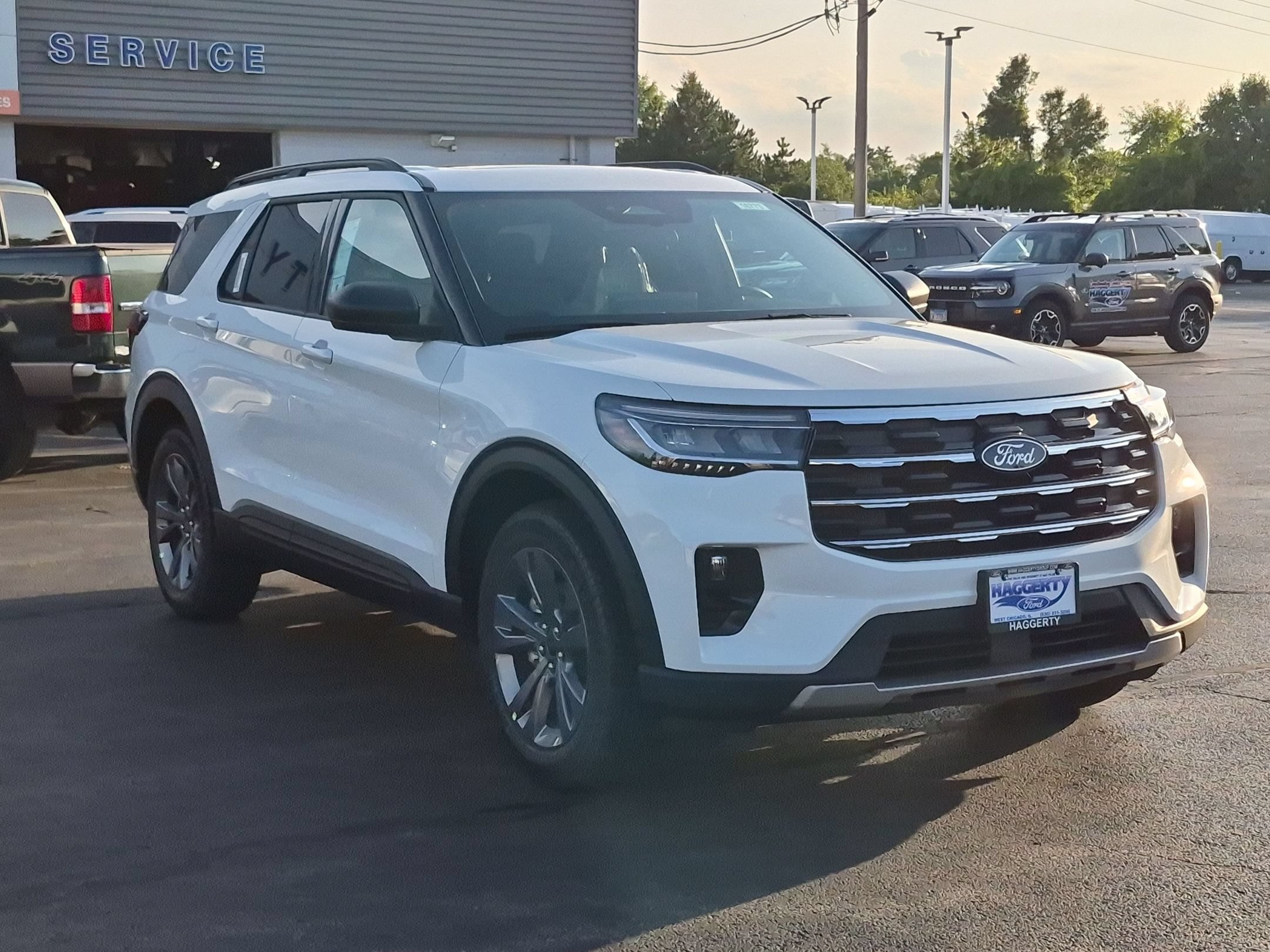 New 2027 Ford Explorer Active w/200A Pkg 4WD Active w/200A Pkg 4WD