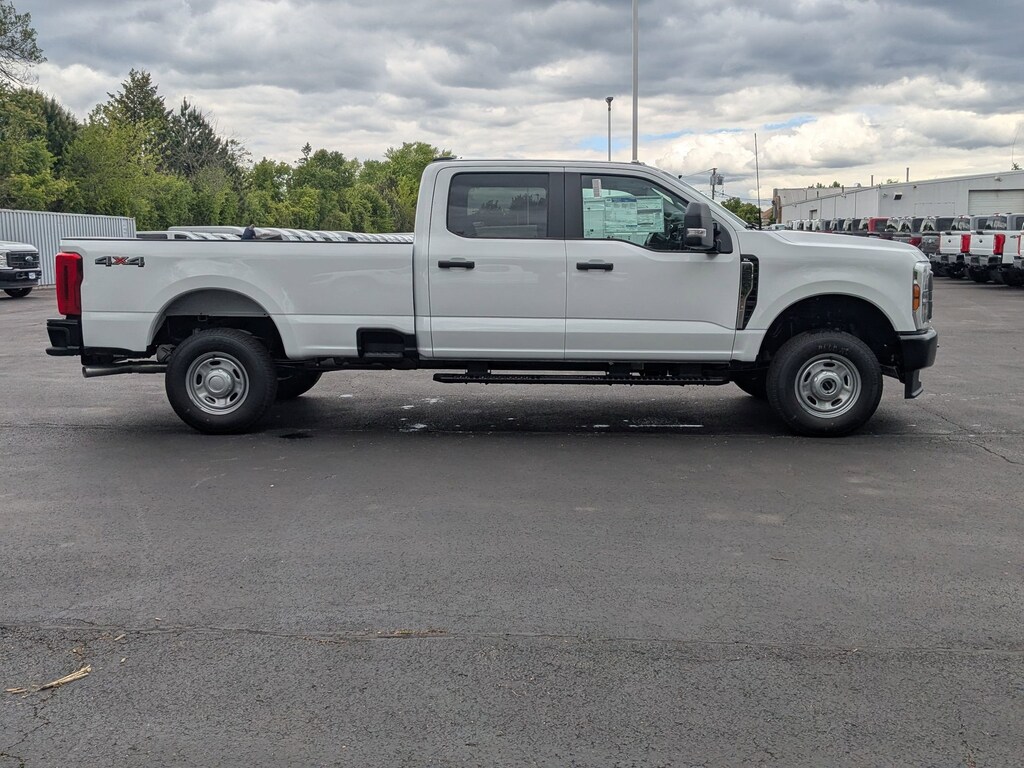 New 2025 Ford Super Duty F-250 SRW XL 4WD Crew Cab 8 Box XL 4WD Crew Cab 8 Box