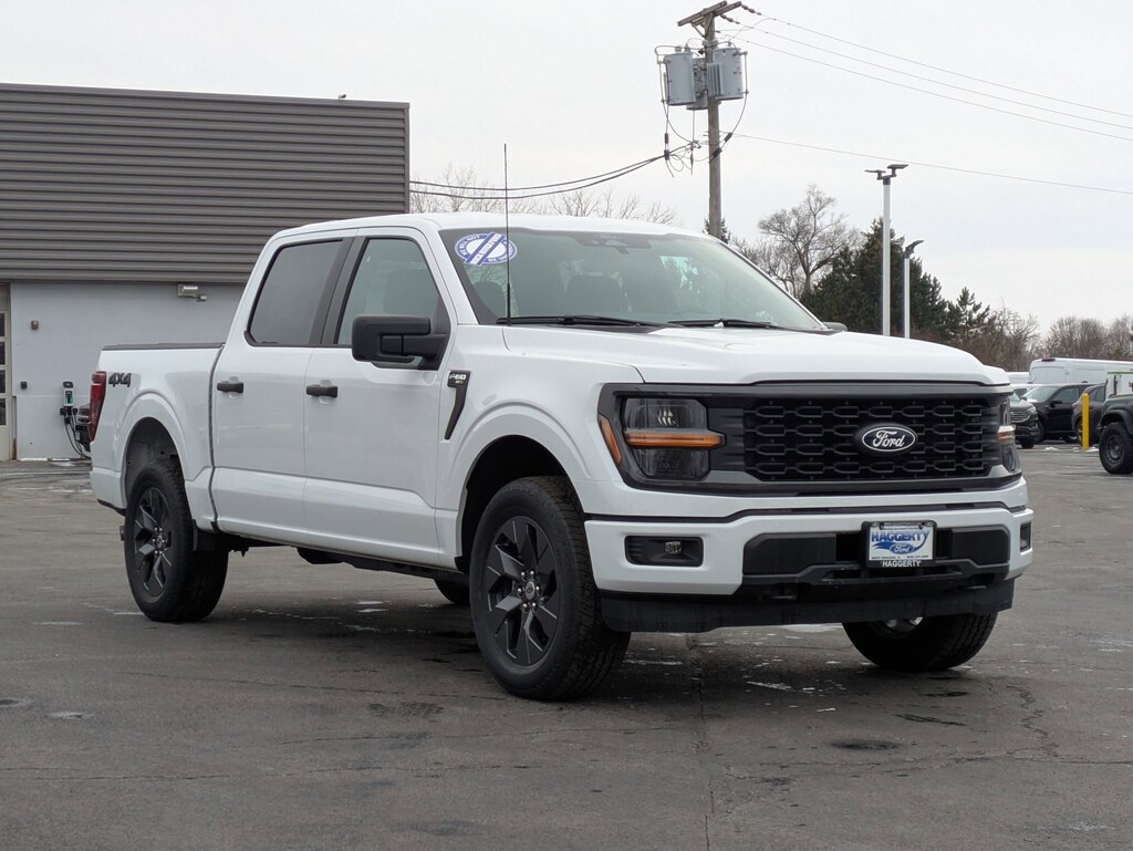 New 2025 Ford F-150 STX 4WD SuperCrew 5.5 Box STX 4WD SuperCrew 5.5 Box