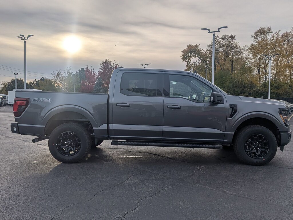 New 2025 Ford F-150 XLT 4WD SuperCrew 5.5 Box