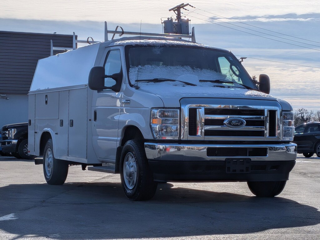 Used 2021 Ford E-350 138 IN. WB DRW E-350 DRW 138 WB