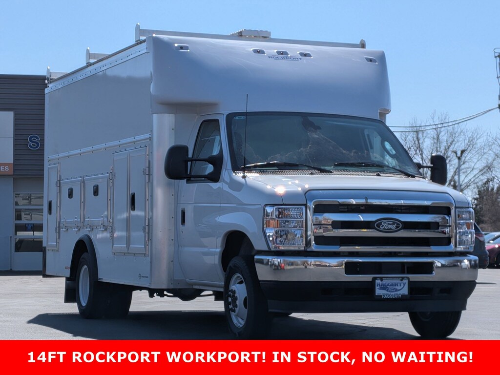 New 2026 Ford E-450 DRW 158 WB
