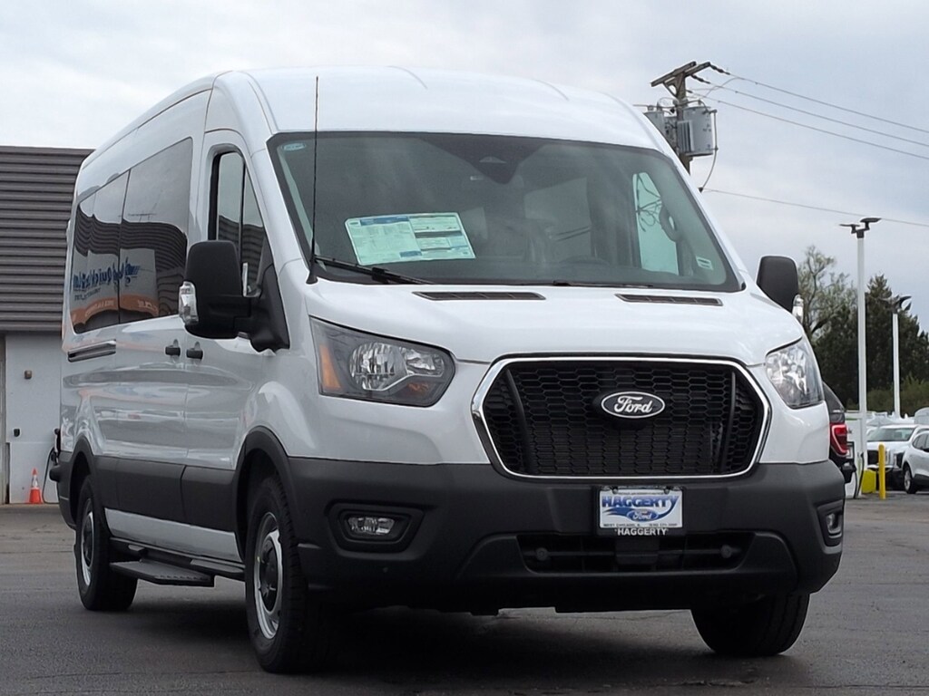 New 2026 Ford Transit Passenger Wagon XL 148 Med Roof XL RWD T-350 148 Med Roof XL RWD