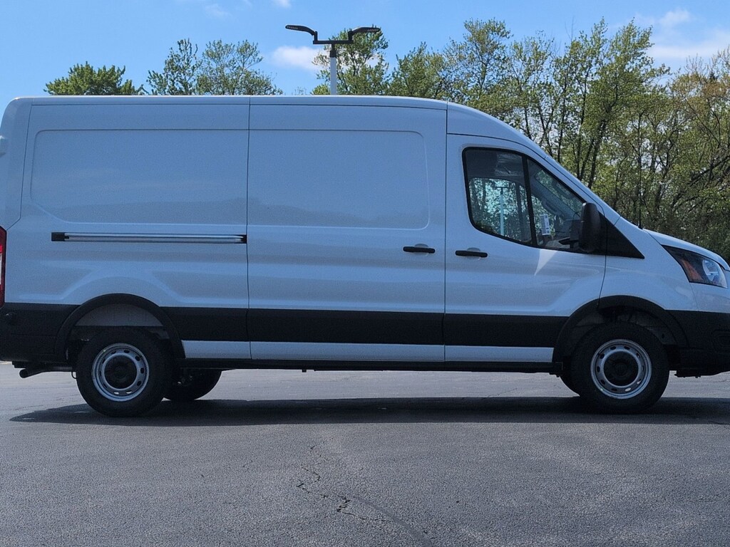 New 2026 Ford Transit T-250 148 Med Rf 9150 GVWR RWD T-250 148 Med Rf 9150 GVWR RWD