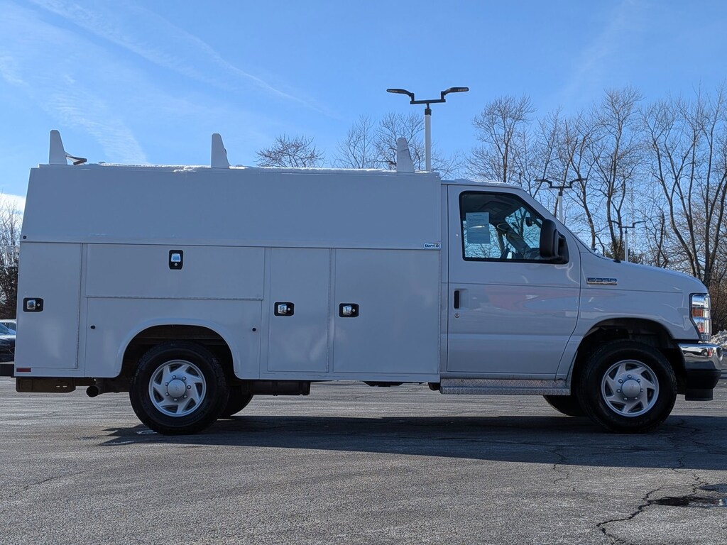 Used 2021 Ford E-350 138 IN. WB DRW E-350 DRW 138 WB