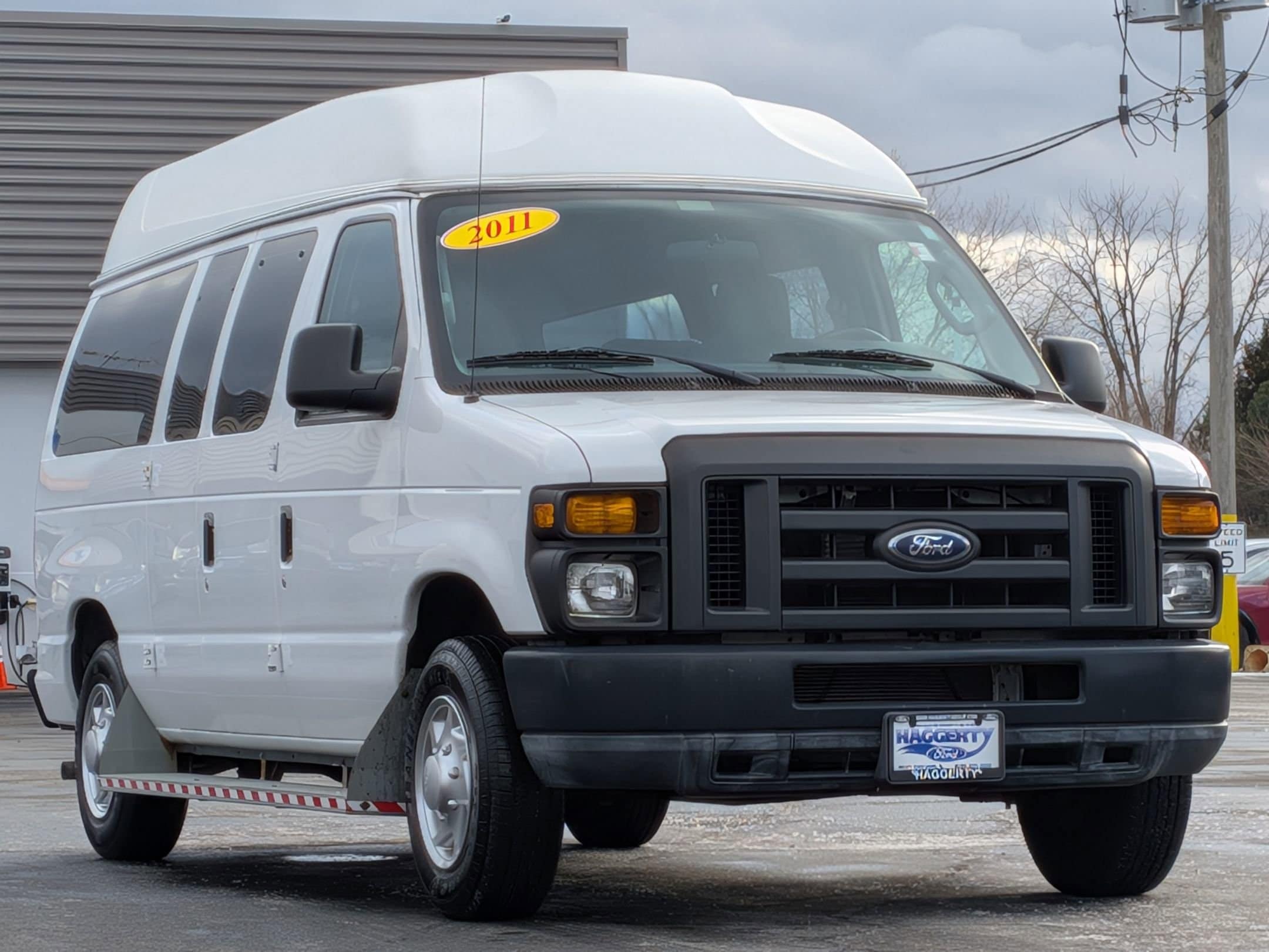 2011 FORD E-150 - Image 3