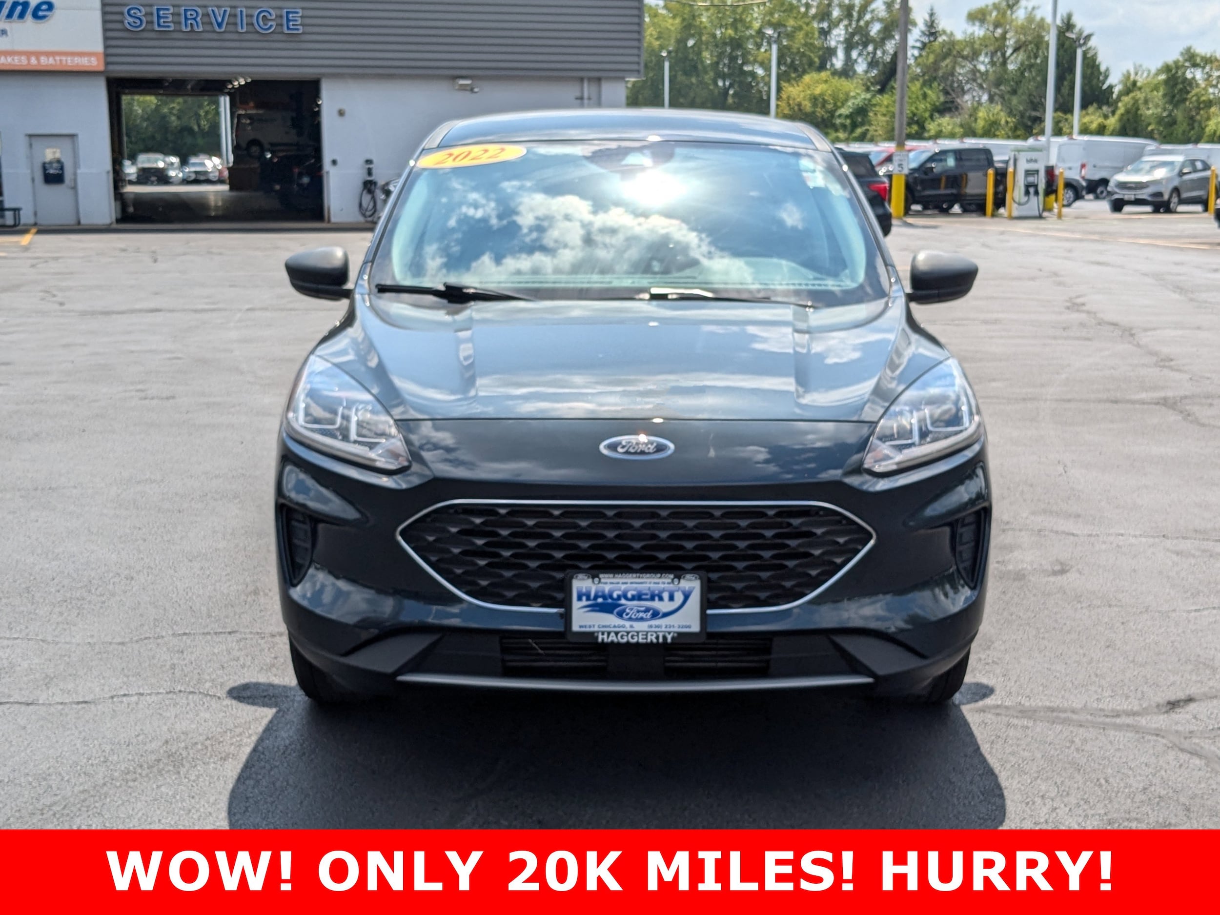 Used 2022 Ford Escape SE with VIN 1FMCU0G61NUB69886 for sale in West Chicago, IL