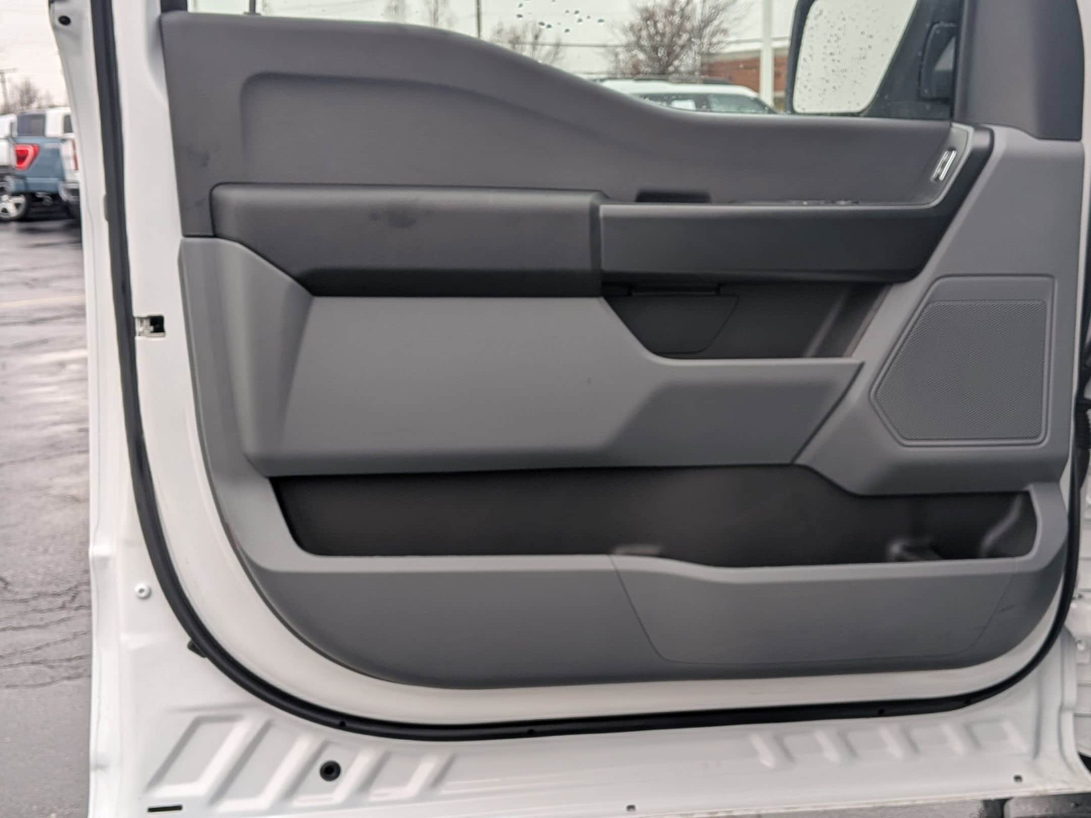 2025 FORD F-150 - Image 12