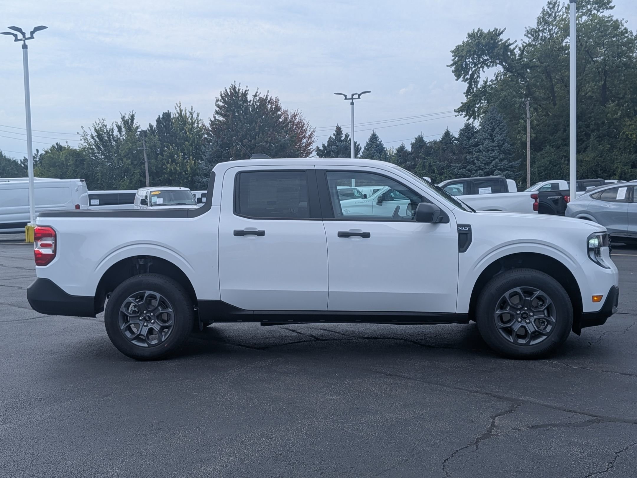 2025 Ford Maverick XLT photo 4