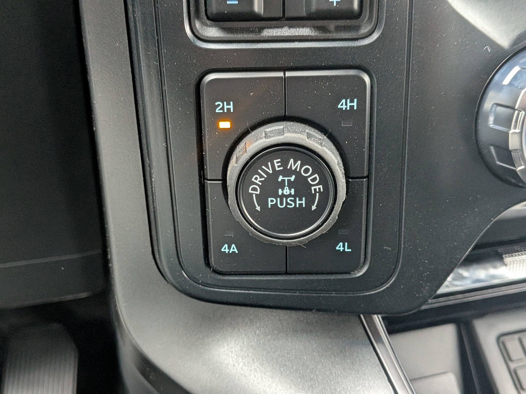 2025 FORD F-150 - Image 21