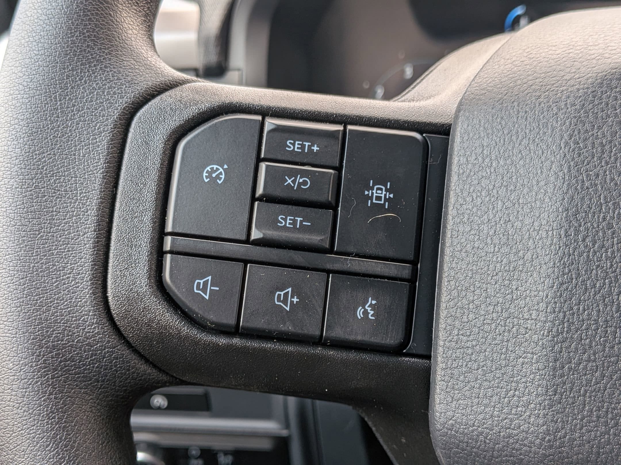 2025 FORD F-150 - Image 13