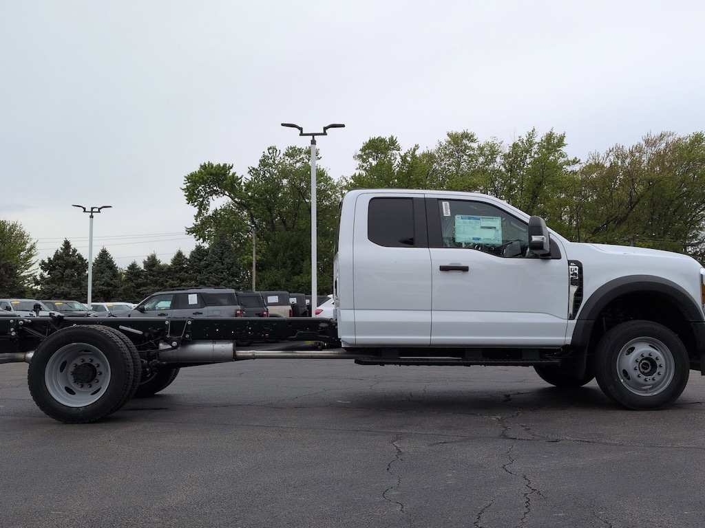 New 2026 Ford Super Duty F-450 DRW XL 4WD SuperCab 192 WB 84 CA