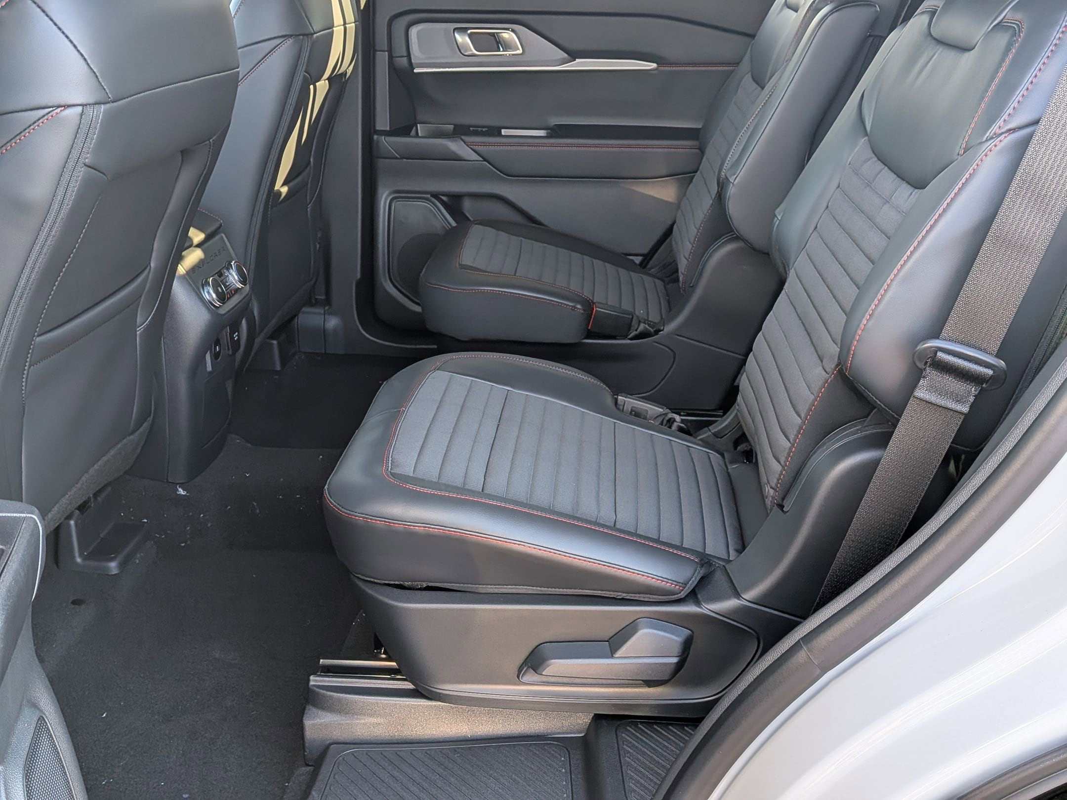 2026 FORD EXPLORER - Image 22