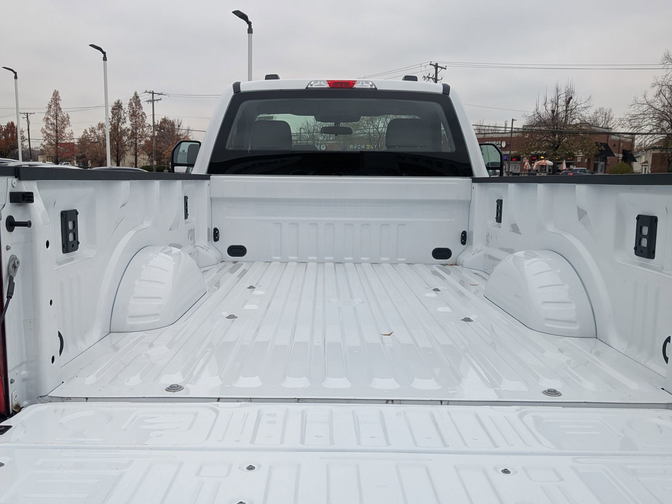 2025 FORD F-350 - Image 23