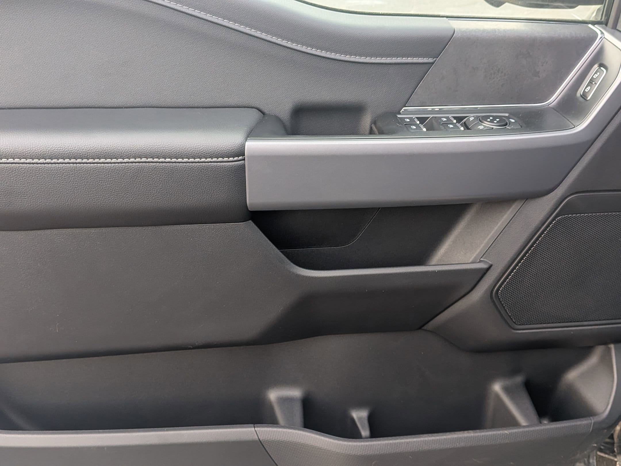 2025 FORD F-150 - Image 12