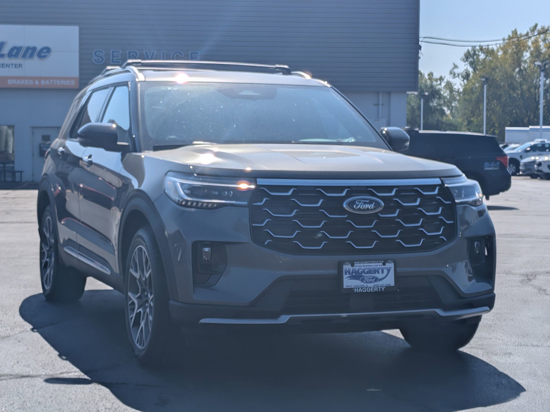 2025 Ford Explorer Platinum photo 3
