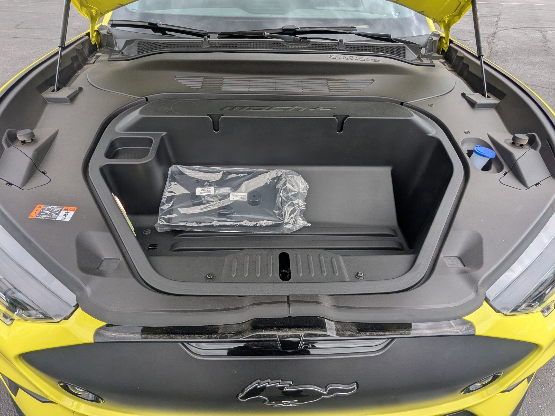 2025 FORD MUSTANG MACH-E - Image 34