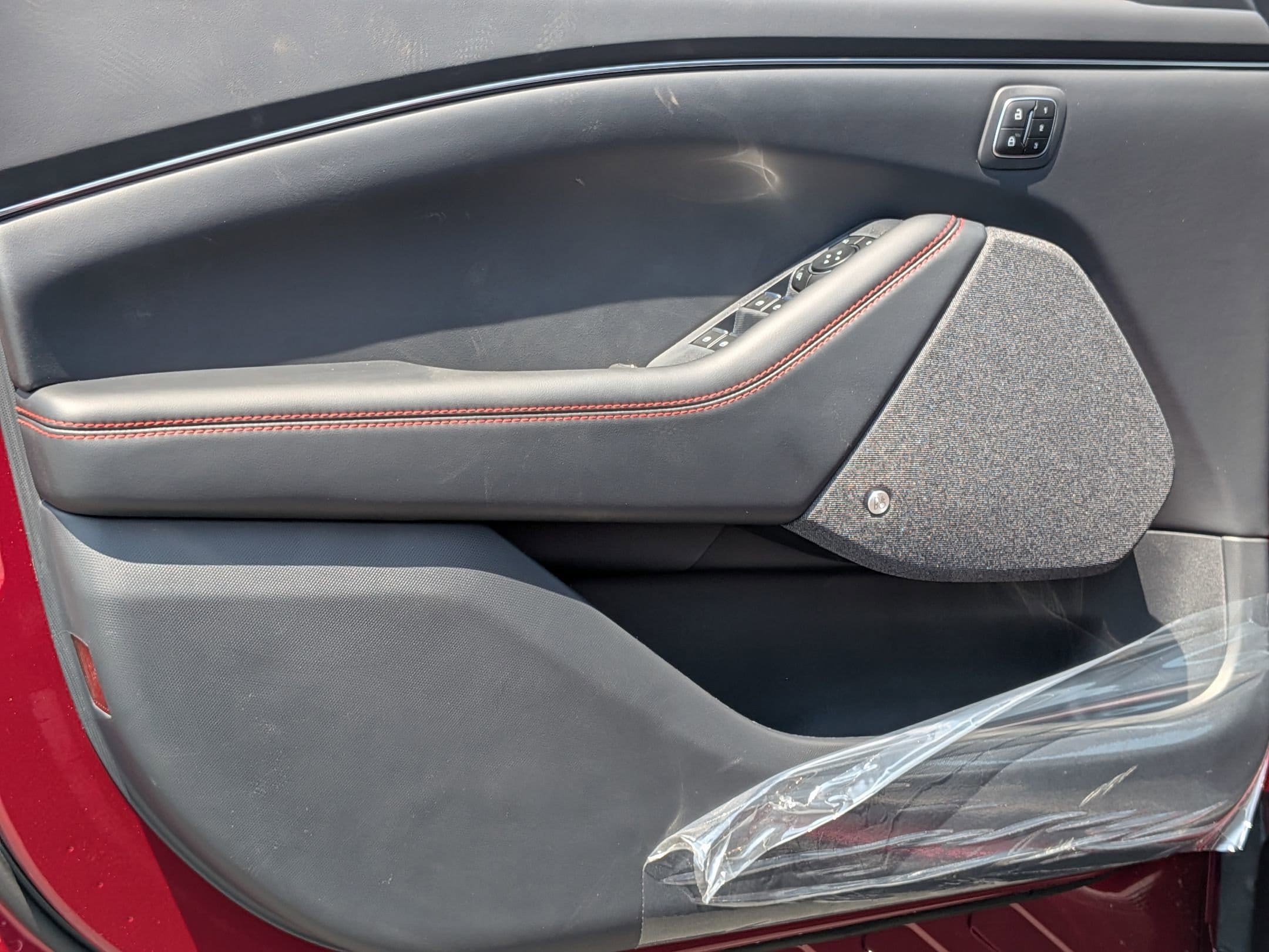 2025 FORD MUSTANG MACH-E - Image 9