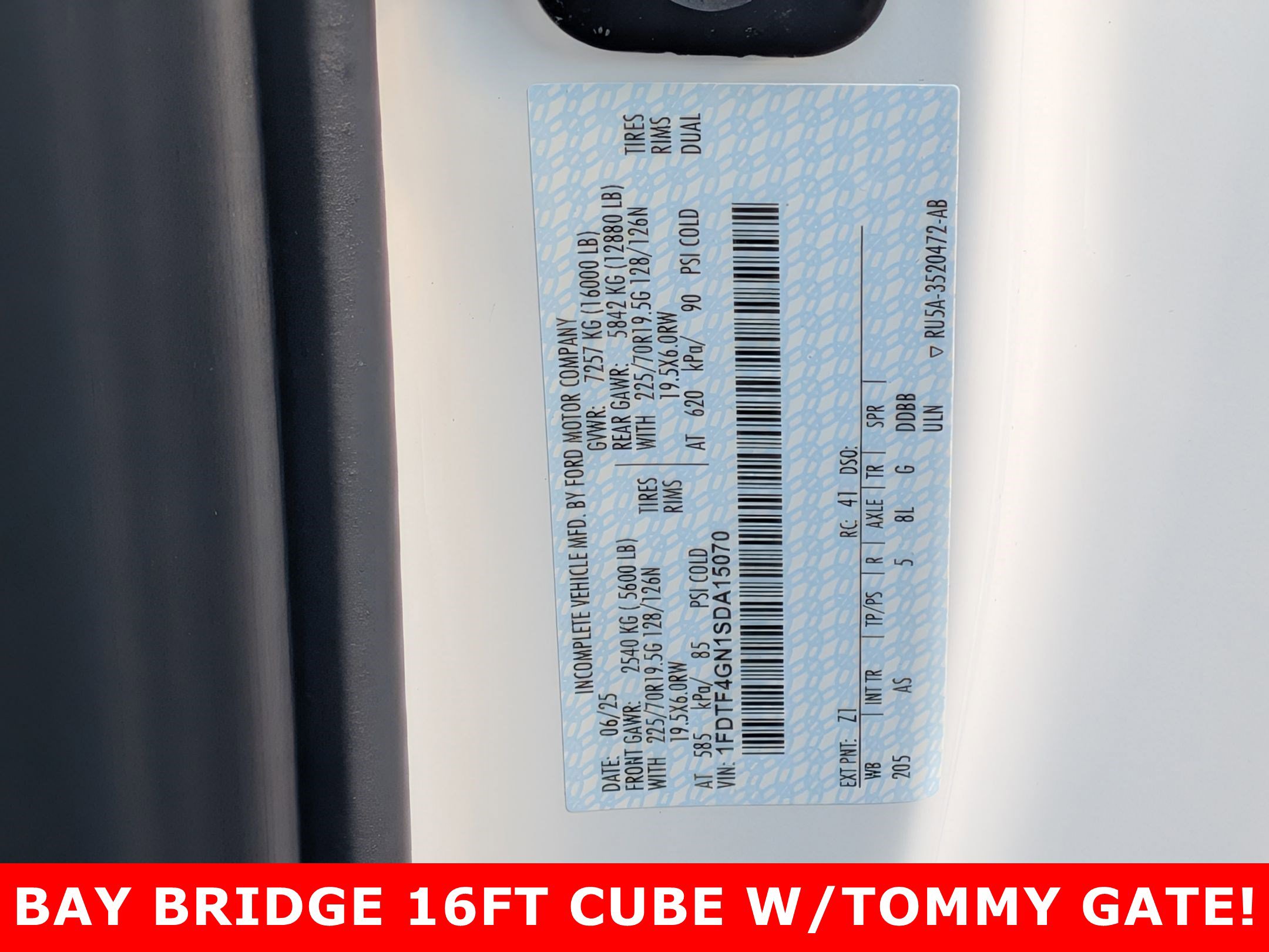 2025 FORD F-450 - Image 23