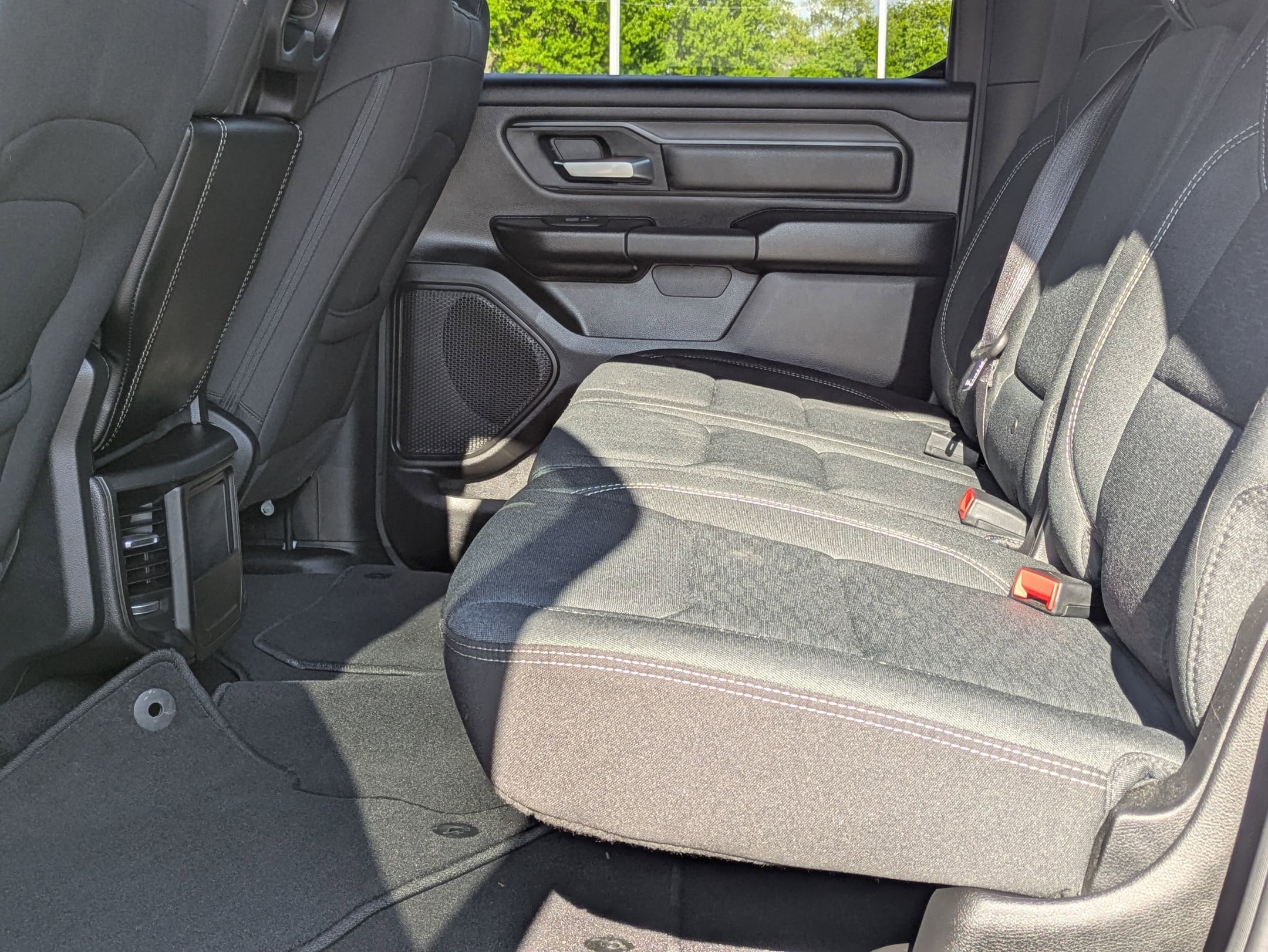 2025 RAM 1500 - Image 20