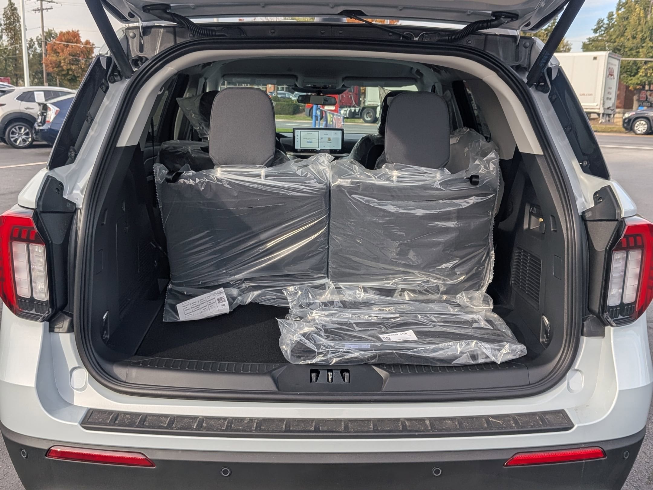 2026 FORD EXPLORER - Image 24