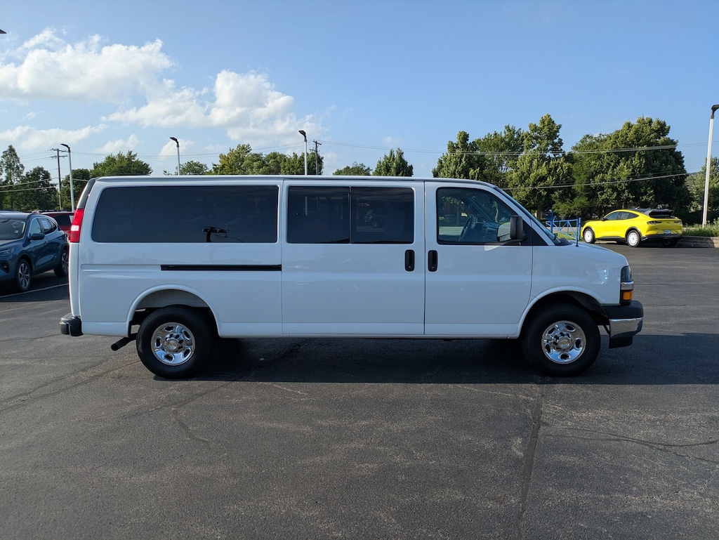 Used 2025 Chevrolet Express Passenger RWD 3500 155 LT Full-size Passenger Van