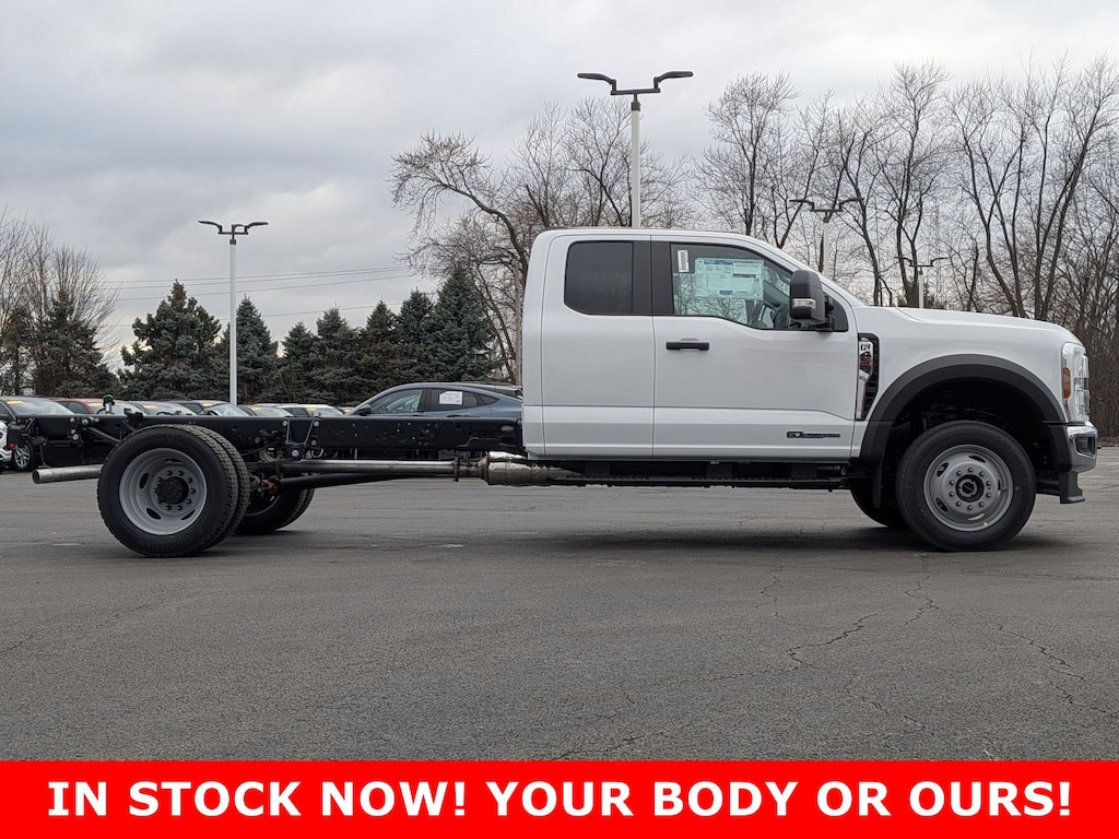 New 2026 Ford Super Duty F-450 DRW XL 4WD SuperCab 192 WB 84 CA