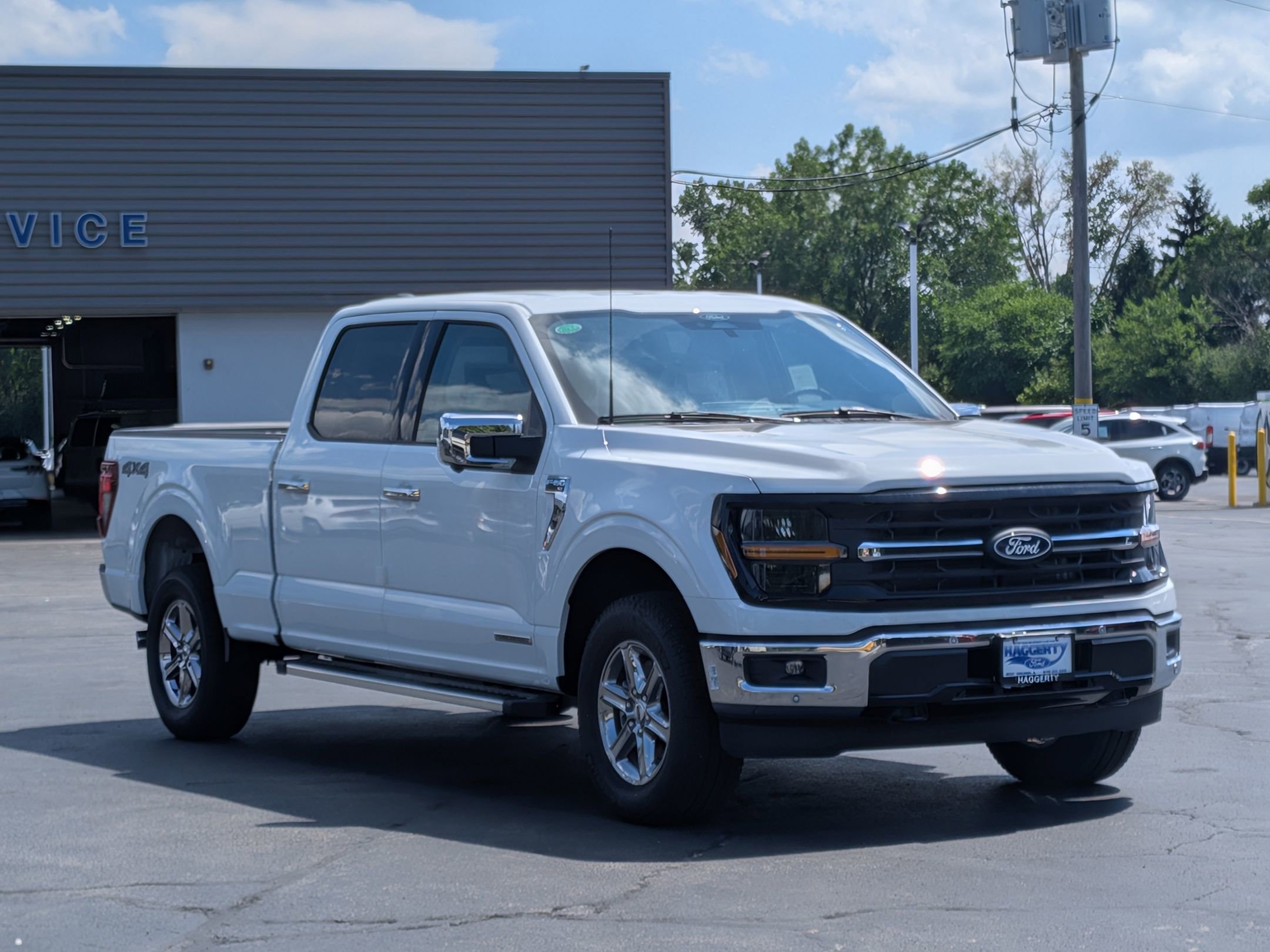 2025 Ford F-150 XLT photo 3