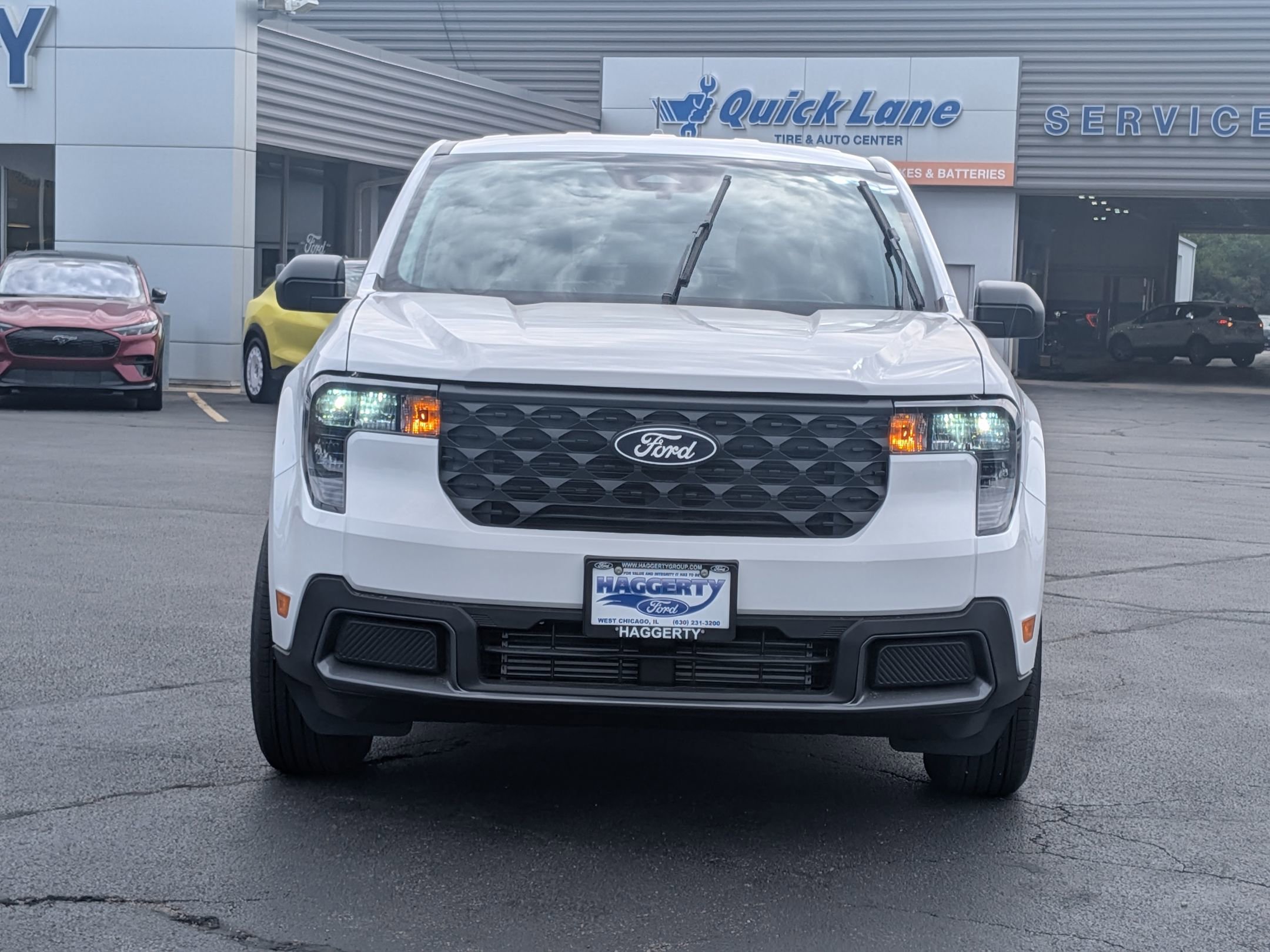 2025 Ford Maverick XLT photo 2