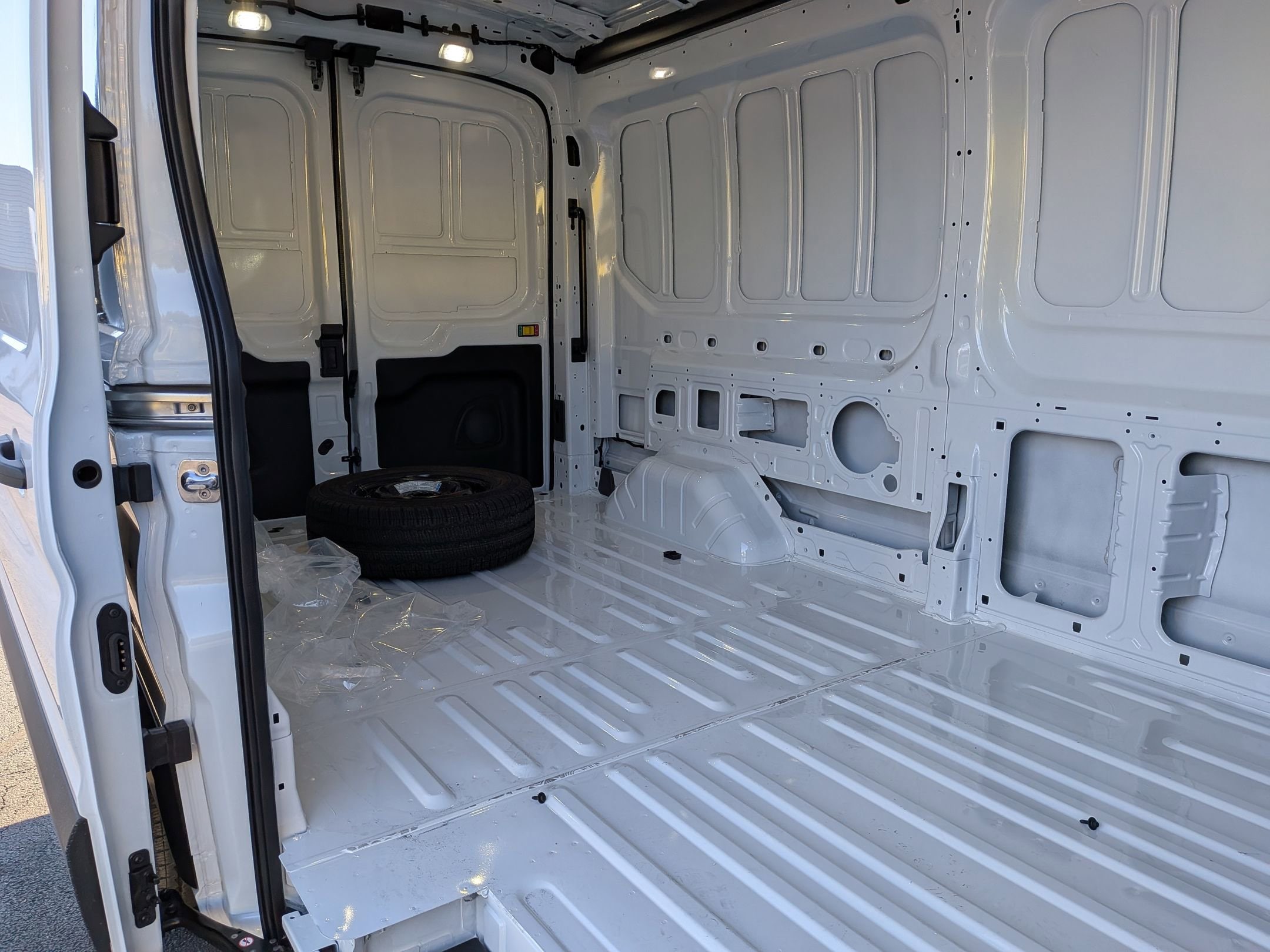 2026 FORD TRANSIT - Image 25