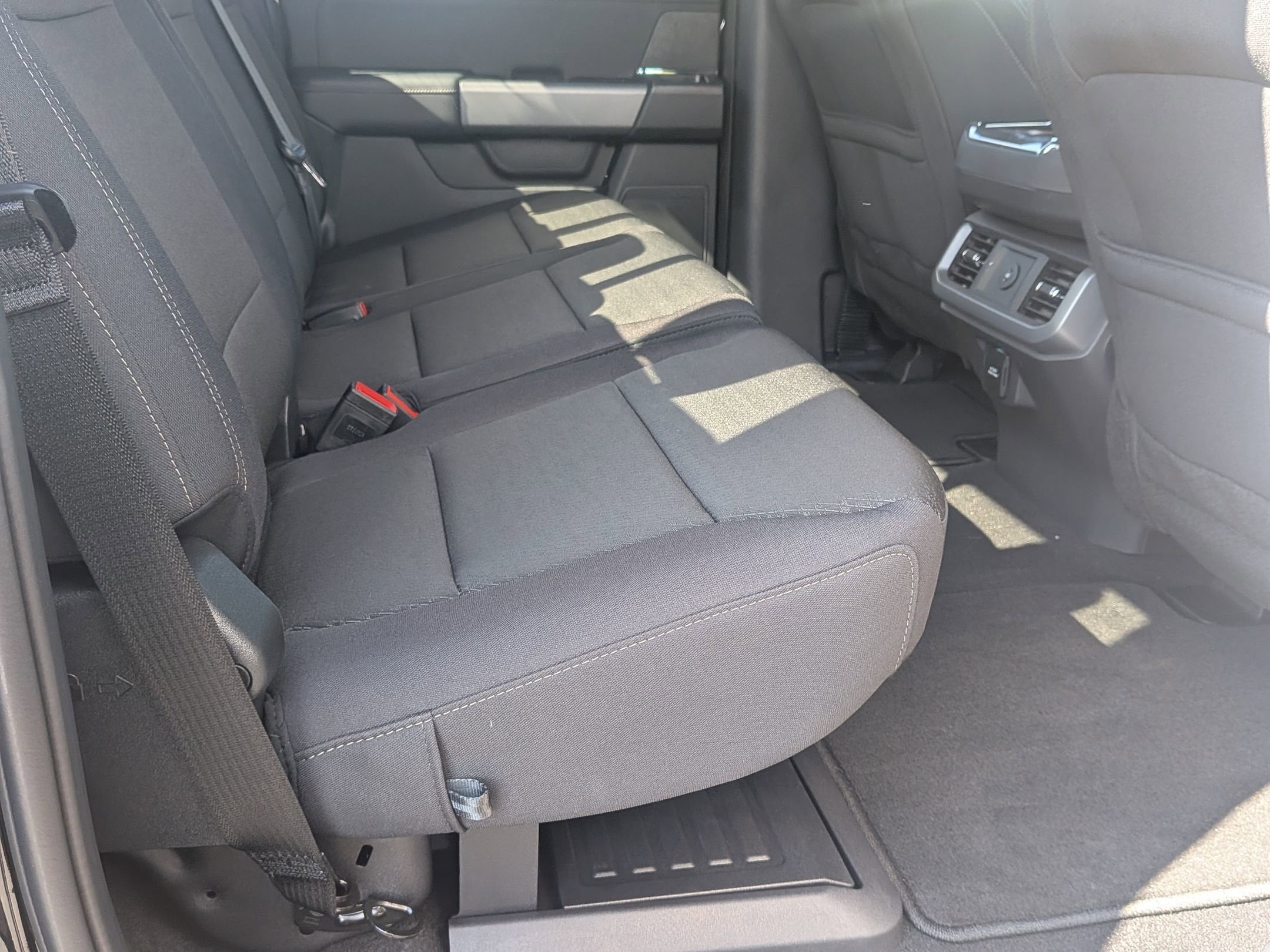 2025 FORD F-150 - Image 24