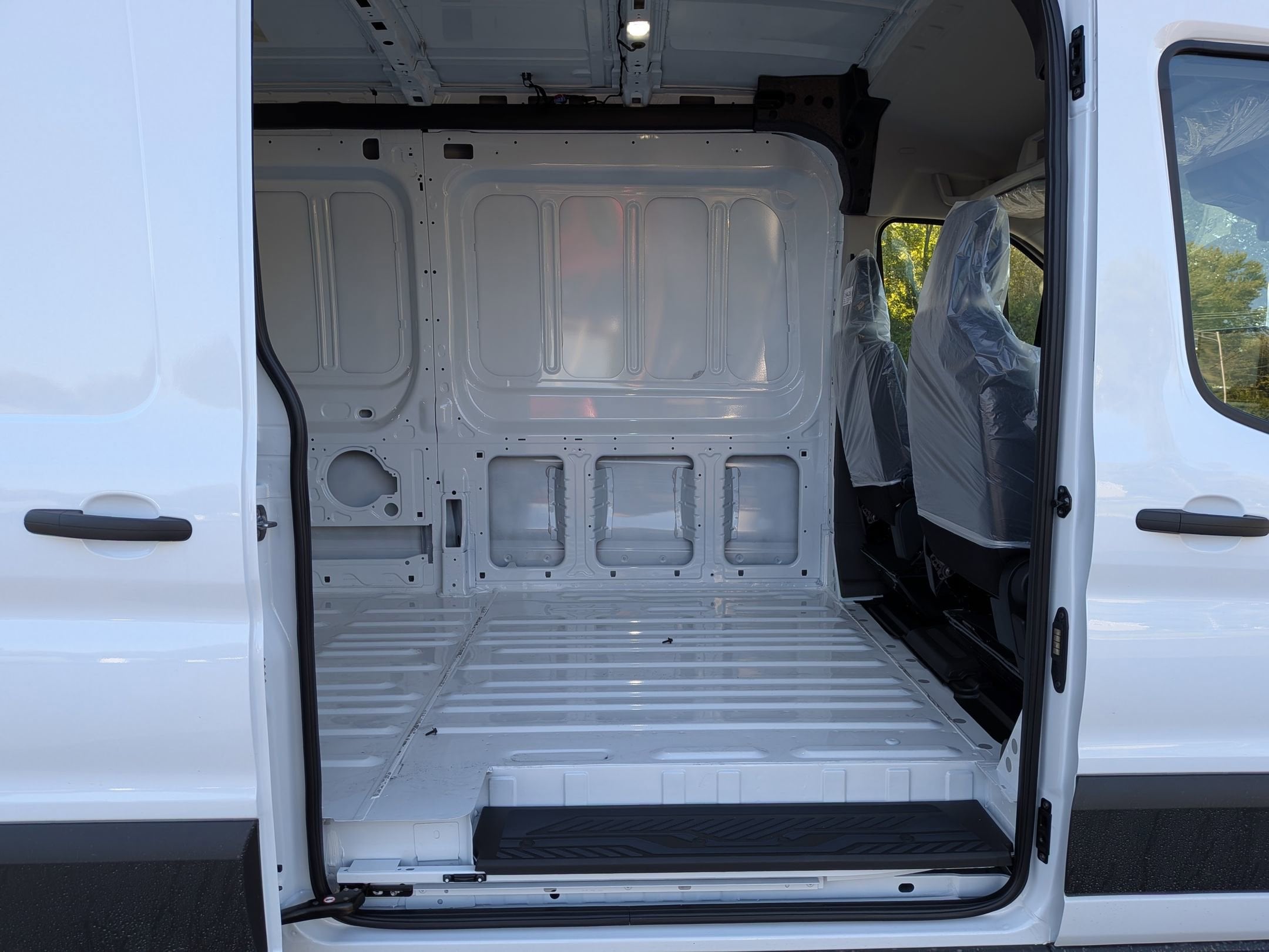 2026 FORD TRANSIT - Image 24