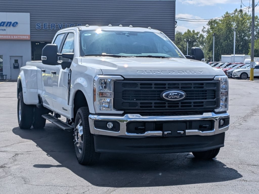 New 2026 Ford Super Duty F-350 DRW XL 4WD Crew Cab 8 Box XL 4WD Crew Cab 8 Box