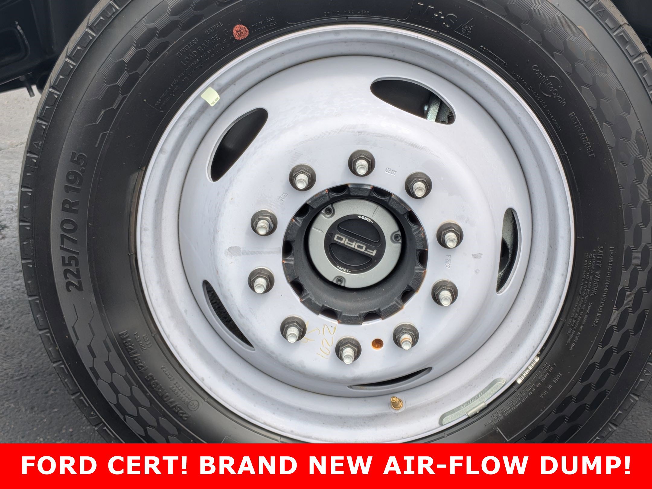 2025 FORD F-450 - Image 10