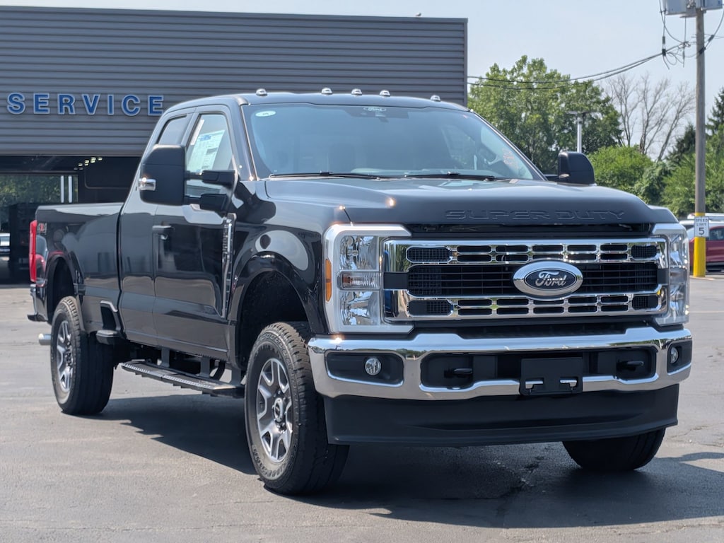 New 2025 Ford Super Duty F-250 SRW XLT 4WD SuperCab 8 Box XLT 4WD SuperCab 8 Box