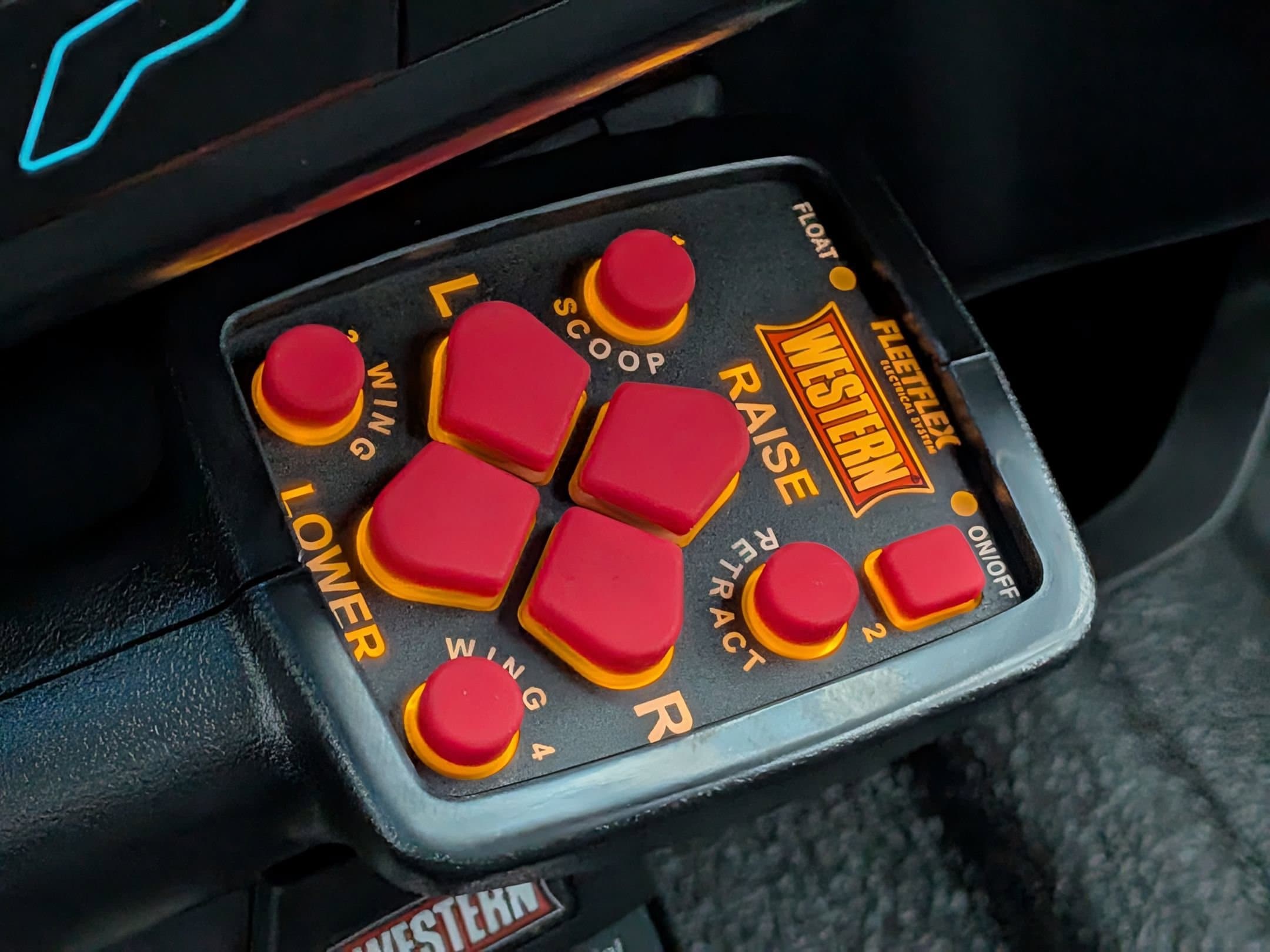 2025 FORD F-350 - Image 20