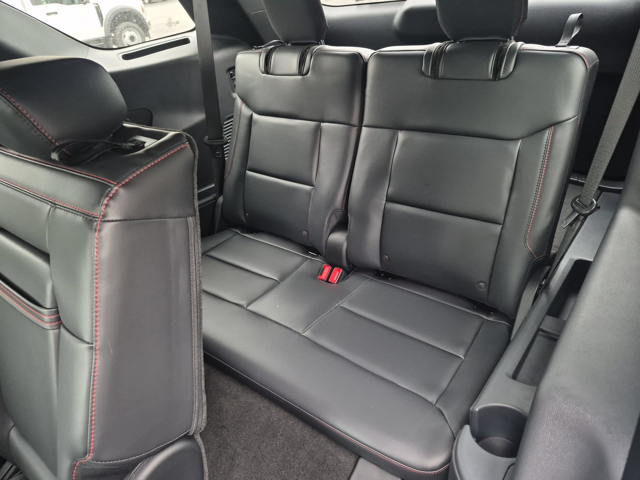2026 Ford Explorer ST-Line - Photo 24