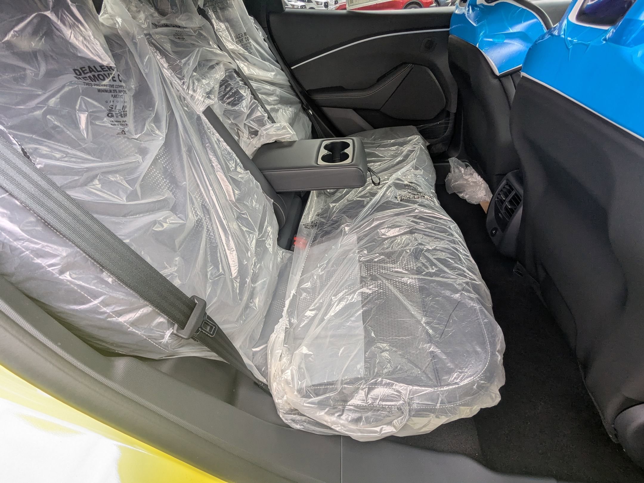 2025 FORD MUSTANG MACH-E - Image 31