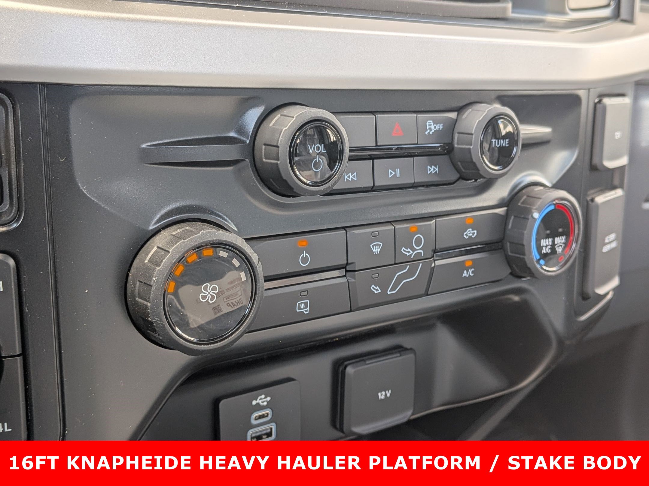 2025 FORD F-550 - Image 18