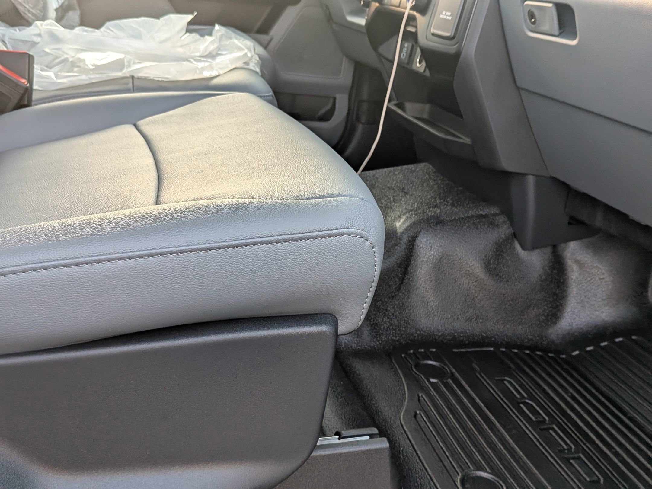 2026 FORD F-550 - Image 21