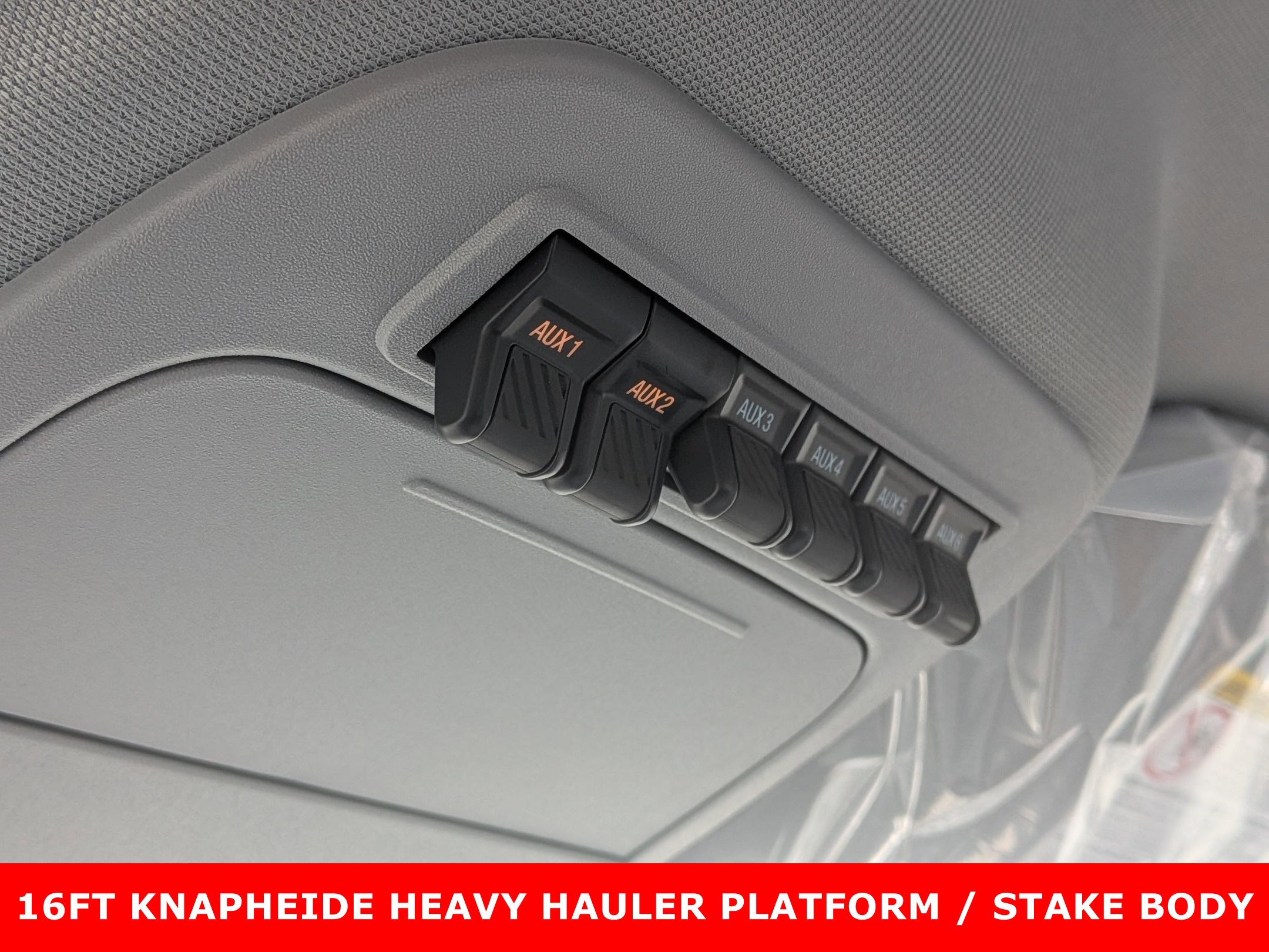 2025 FORD F-550 - Image 21