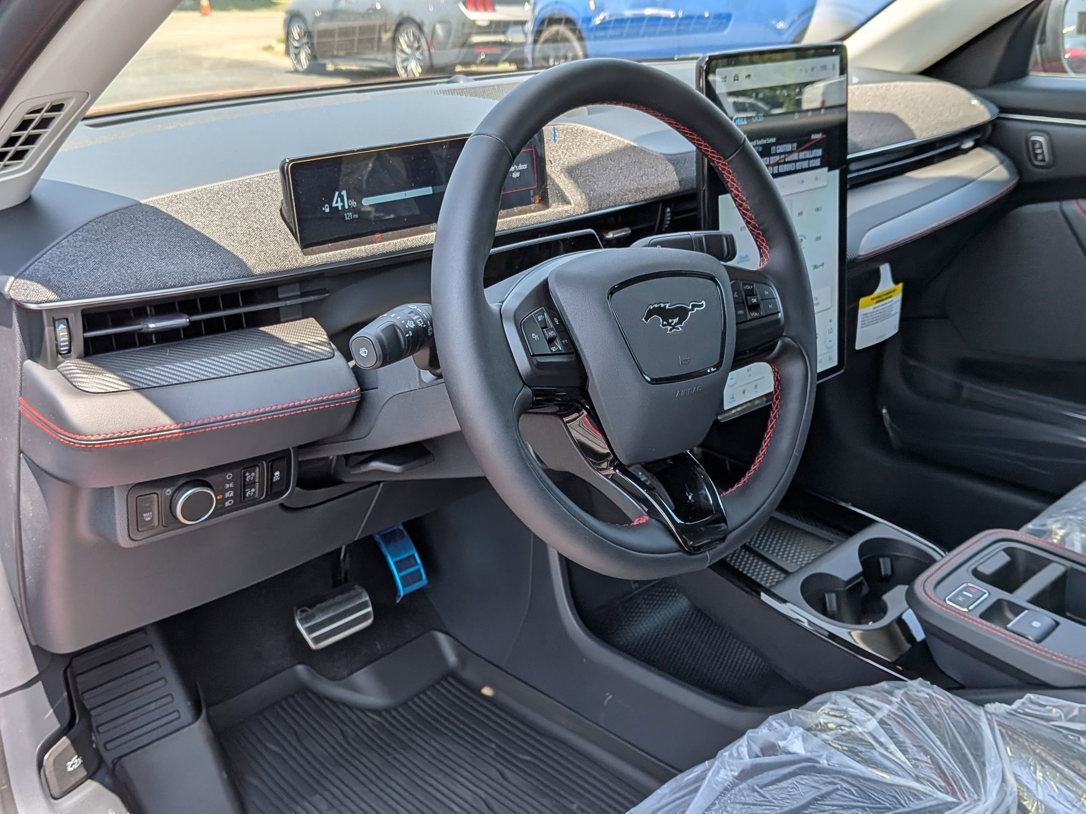 2025 FORD MUSTANG MACH-E - Image 11