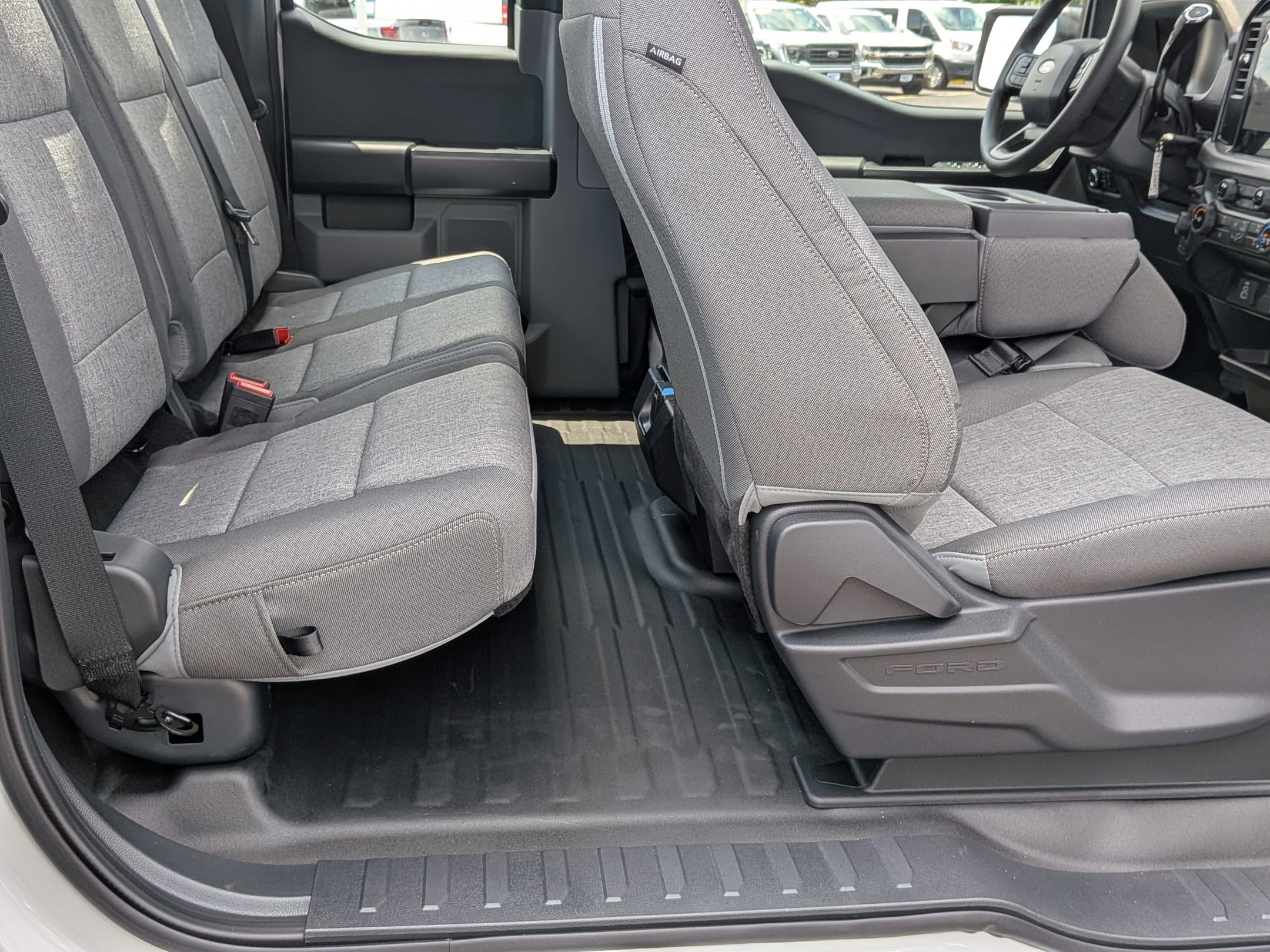 2025 FORD F-150 - Image 23