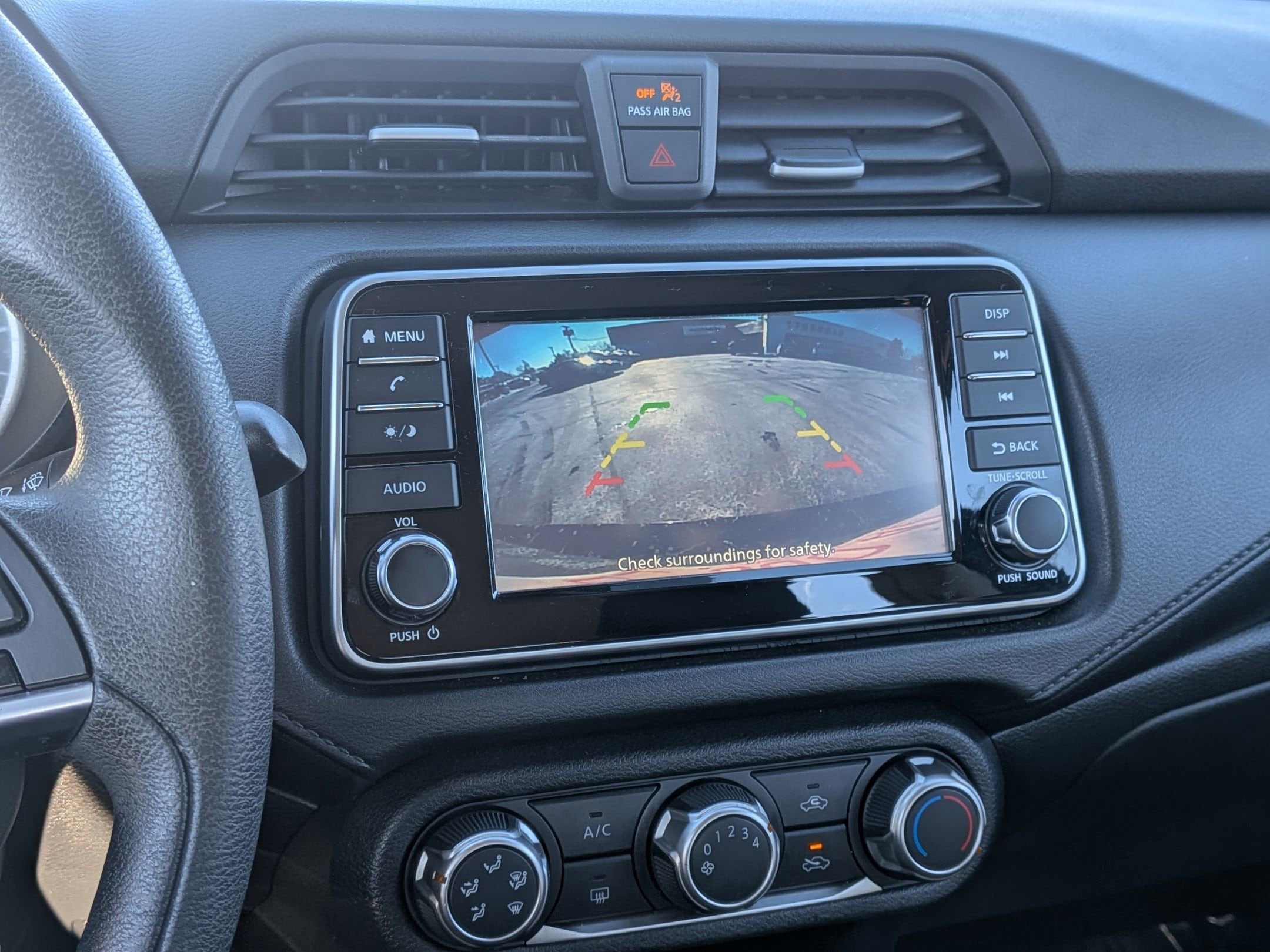 2020 NISSAN VERSA - Image 18