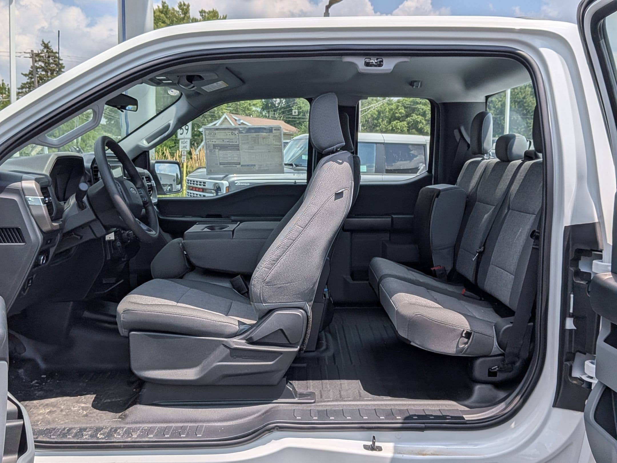 2025 FORD F-150 - Image 21